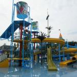 Outdoor Water Games Playground Water Park , Big Water House For 100 Riders OEM