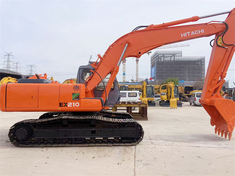 122 KW Hitachi EX210 Excavator with 4600 Working Hours and Good Condition from Japan