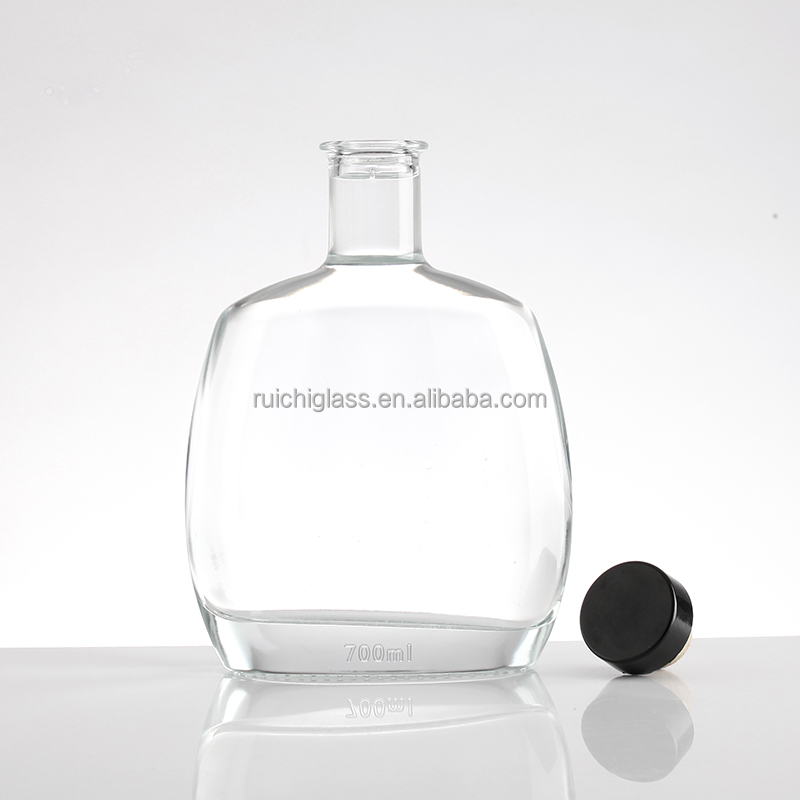 Top Grade 500ml Whisky Glass Bottles with Cap Smooth and Sophisticated Design