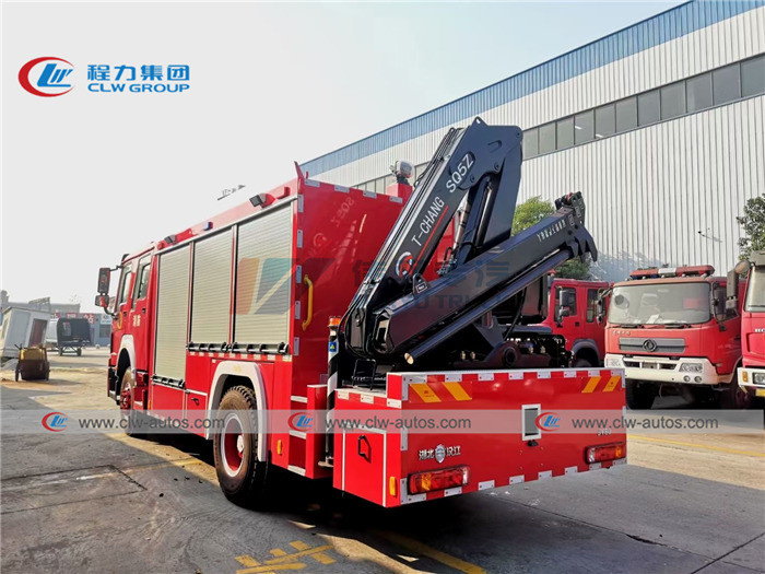 Howo 6 Wheel 290HP Firefighter Truck With 5T Knuckle Crane