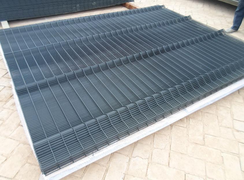Clearvu 358 Anti Climb Small Hole Security Steel Welded Wire Mesh Fence with Spikes