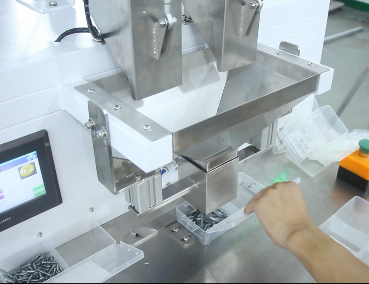 automatic small hardware plastic parts counting bagging packaging machinery screw bolt packing machine