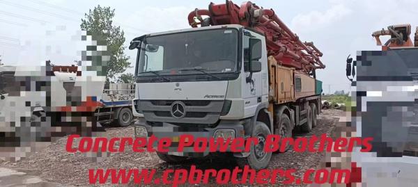 Putzmeister 56 Meter Concrete Pump Truck with Vibrating Amplitude 2.6mm on Benz