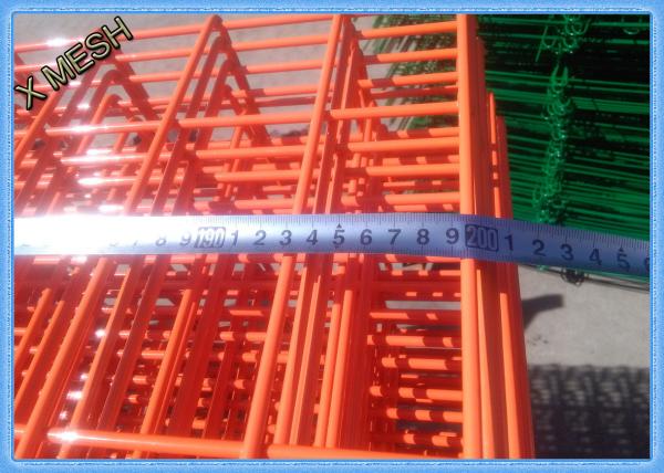 Canada Standard Powder Coated 9.5ft x 6ft Temporary Mesh Fence with Base