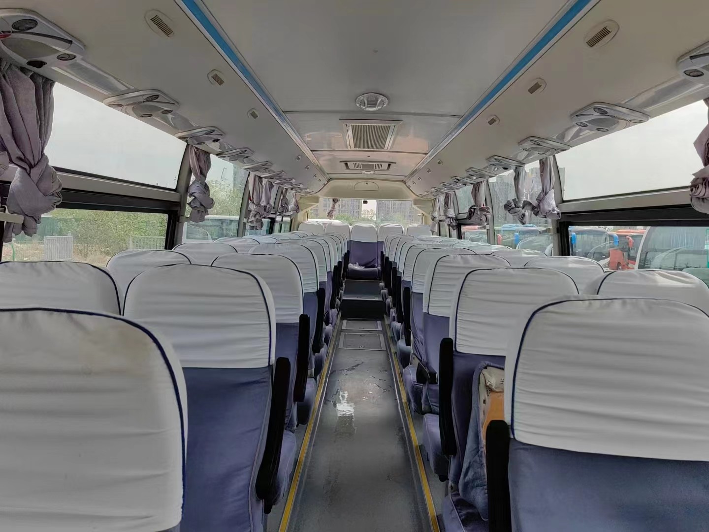ZK6107 Single Door Used Yutong Coach Bus 47 Seats Passenger Left Hand Drive