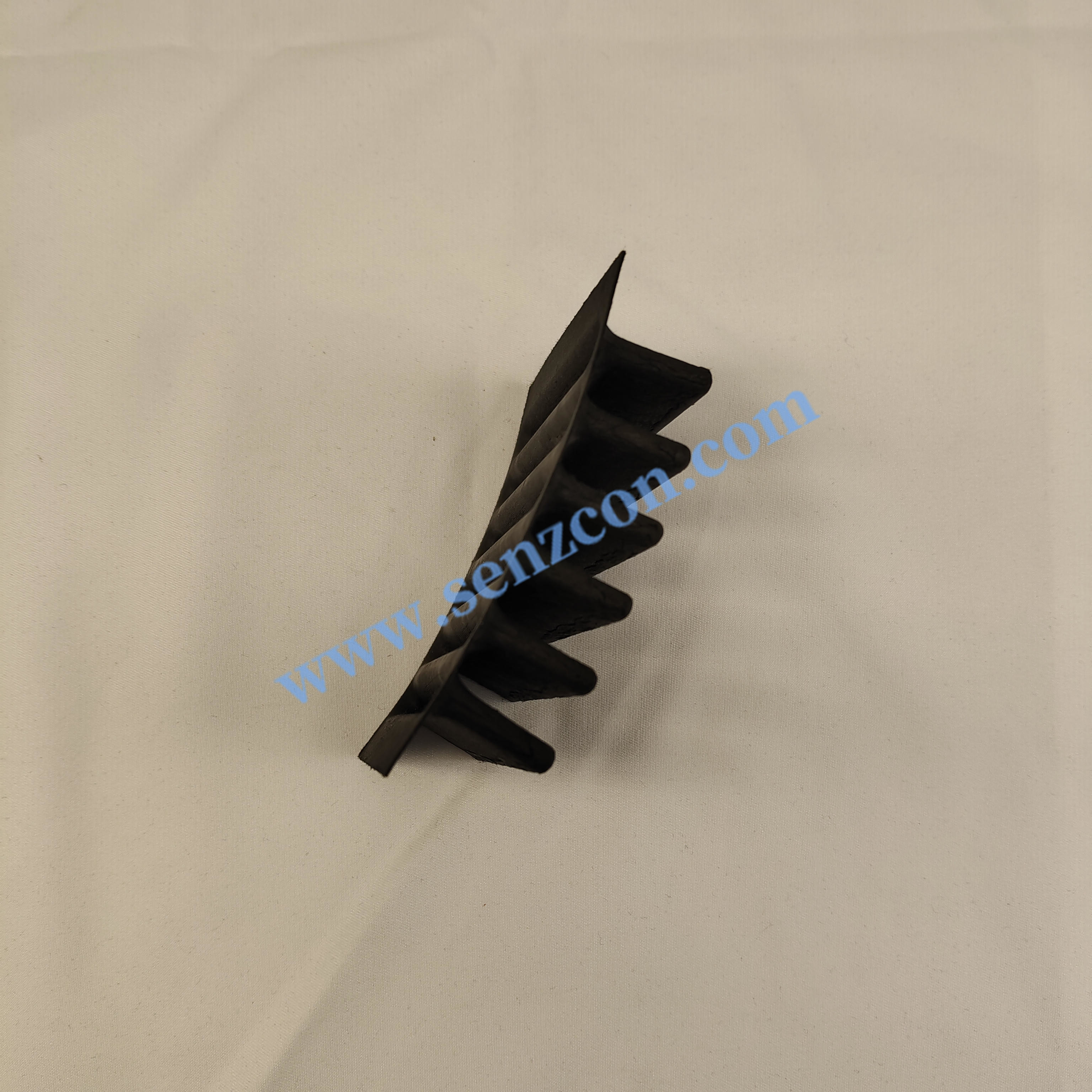The factory customizes black pulp molding bases for high-quality essence liquids. The precise concave and convex grooves ensure that the essence