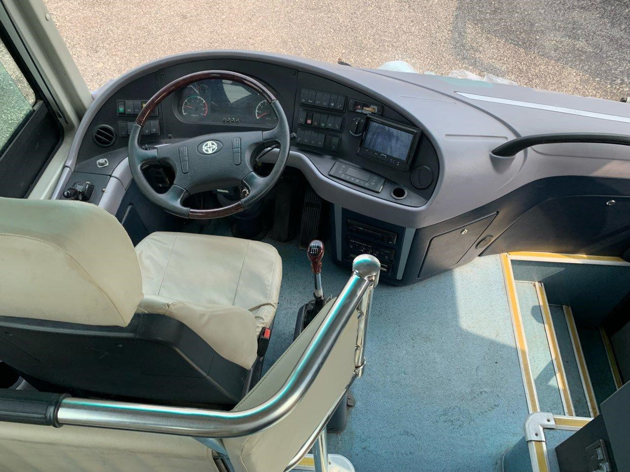 29 Luxury Seats 2012 Year Used Asiastar Bus YBL6111H1 RHD Steering Used Coach Bus Diesel Engine