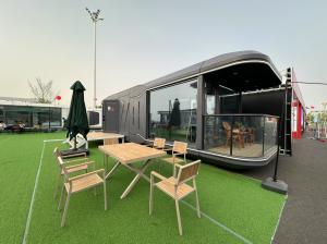 Modular Space Capsule House with Aluminum Frame and LED Lighting