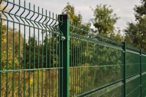 Wholesale 4-5mm diameter hot dipped galvanized wire material pvc coated welded wire mesh fence from china suppliers