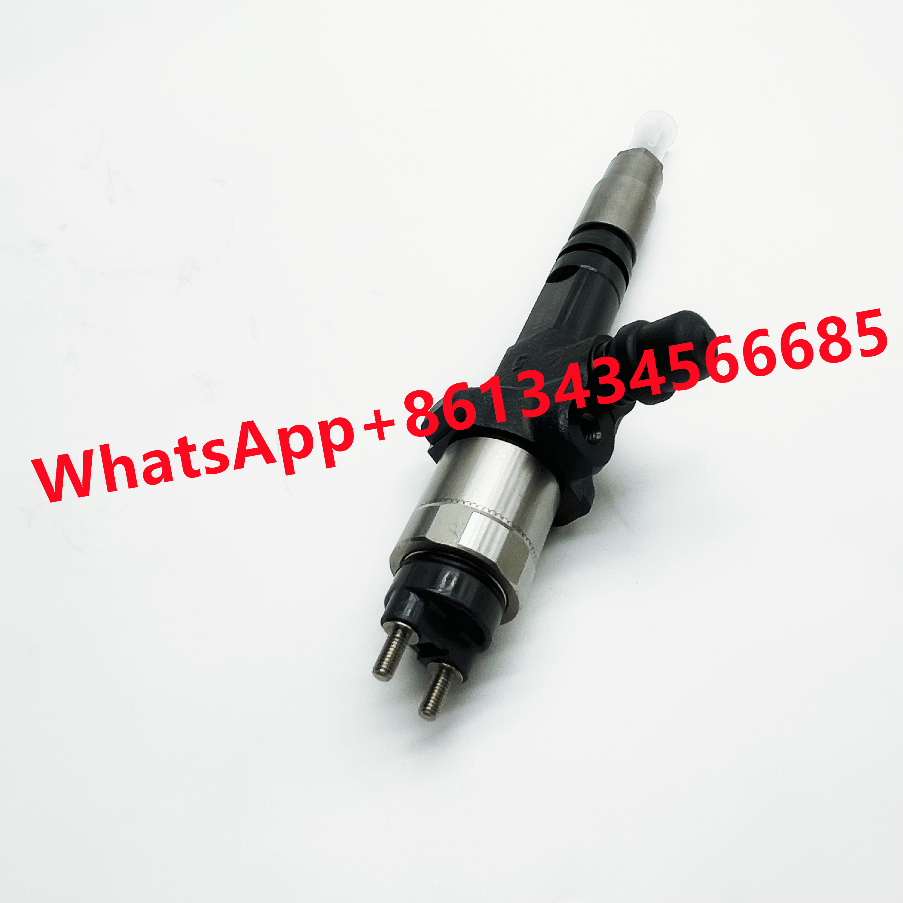 Common Rail Injector 095000-9690 Kubota V3800 3.8L Engine Injector 1J500-53051 095000-9696