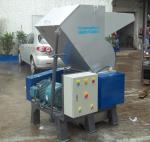 mini plastic crusher/plastic bottle chips recycling machine/screen material
