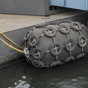 Wholesale Natural Rubber Yokohama Pneumatic Fender 50kpa 80kpa 2.5m*3.5m from china suppliers