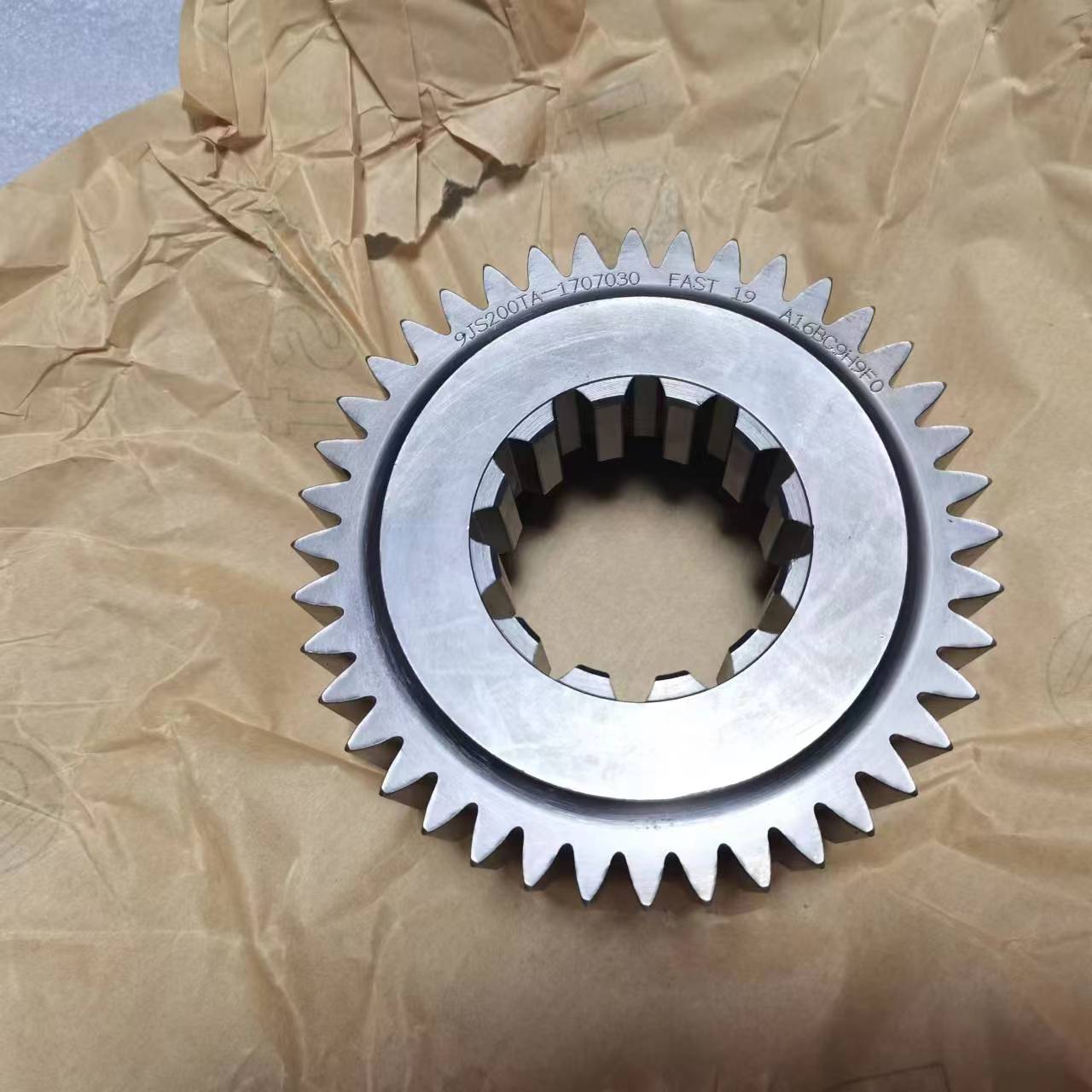 Quick Auxiliary Transmission Drive Gear 9JS200TA-1707030 for Howo S6 23- Gearbox Part
