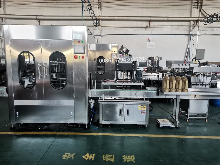 Engine Oil/Lubricant Oil/Motor oil/viscosity liquid/Brake Oil/Lube Oil Filling Bottling Capping Packing Machine Line