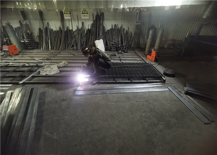 Serrated Stair Tread Platform Steel Grating Hot Dipped Galvanized 3X30