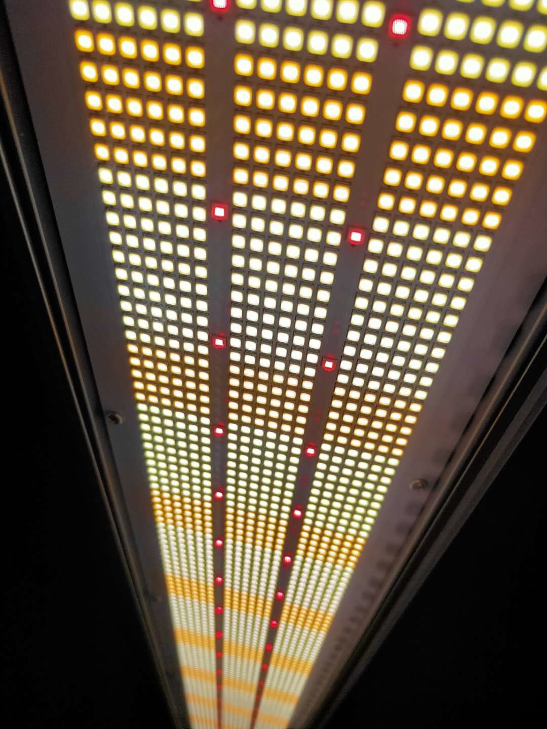 200W 2.8 Umol/J Vegetable LED Grow Lights