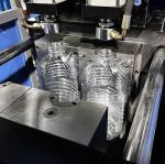 Beverage 2 Cavity PET Blowing Machine 800-1200BPH Semi Auto Blow Moulding