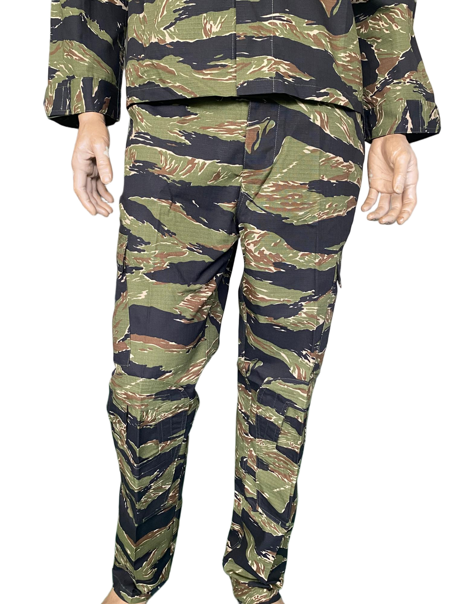 Camouflage ACU Military Uniform Set Formal Style For Military Missions, Soft Polyester Cotton Material