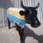 China Fiberglass Life Size Animal Statues Garden Painted Cow Sculptures For Mall for sale