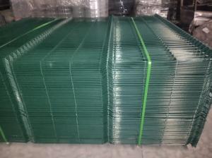 Wholesale Straight Post Powder Coated Curved Metal Fence Panels Triangle Bend Wire Mesh from china suppliers