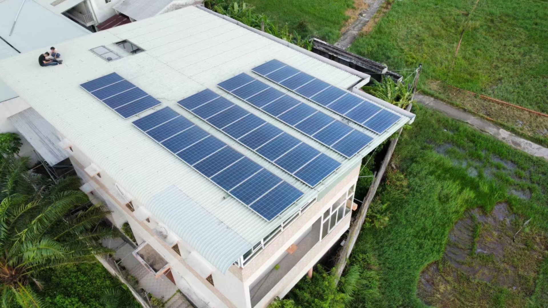 5KVA Off Grid Solar Inverter Triple Rating Power With Lead Aid Battery