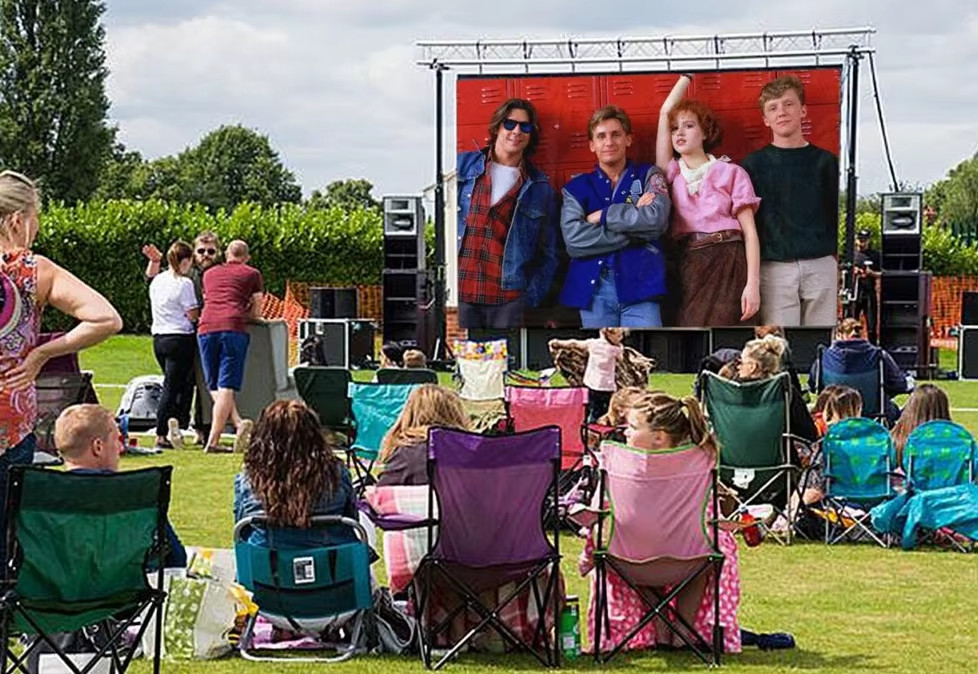 Outdoor Giant Stage Background LED Video Wall Rental Screen P2.84 Seamless Splicing