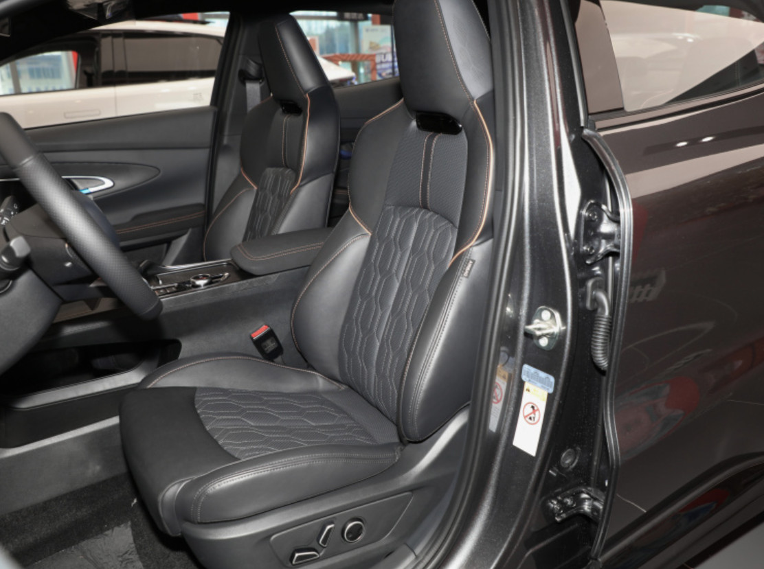Changan UNI-T 2022 Gasoline 2.0t Pilot Model 5 Door 5 Seats Compact SUV