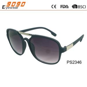 Wholesale Rectangle sungalsses with plastic frame,metal parts on the temples,suitable for men and women from china suppliers