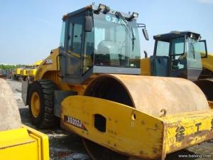 China Uniform Pressure Humanized Compactor Vibratory Roller Construction Equipment on sale
