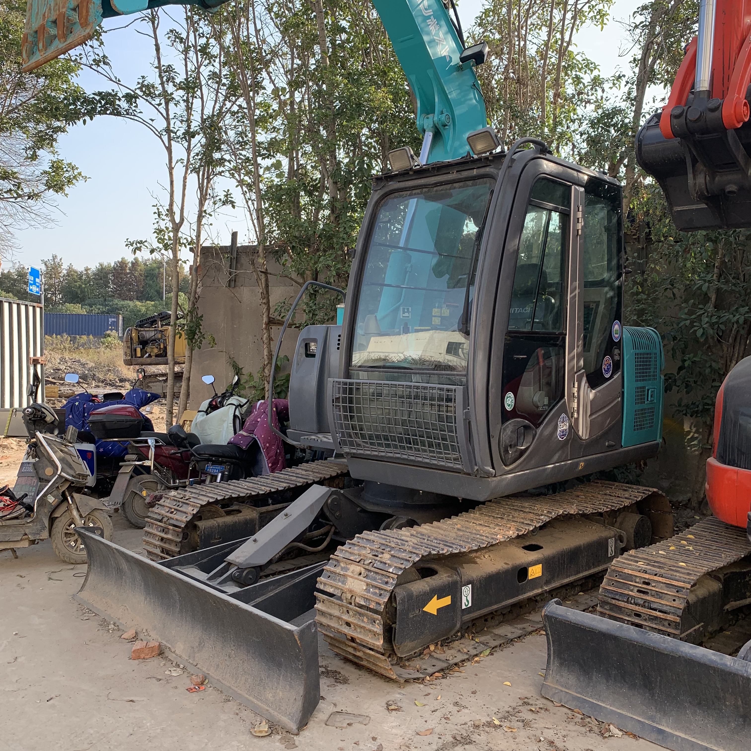 Used Original Japan Hitachi Excavator 7Ton ZX70 Crawler Digger at Good Condition