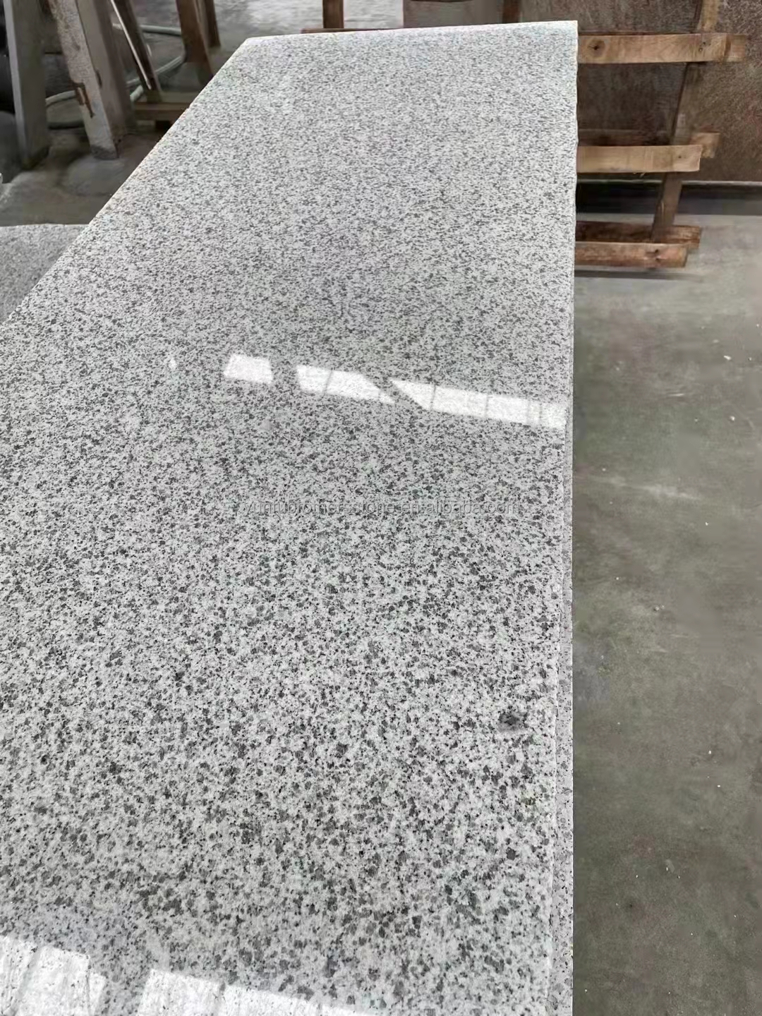 Chinese Granite Luxury Outdoor White Granite Cut-to-Size Flamed Slabs for Floors Stairs