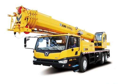 Load Sensing Hydraulic Mobile Crane With Retractable Boom 25 Ton