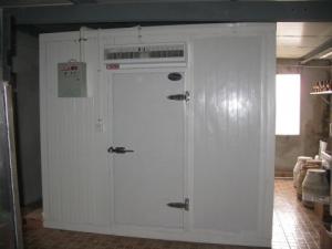 Wholesale Flame Resistant Cold Storage Room , Walk In Freezer And Chiller For Restaurants from china suppliers