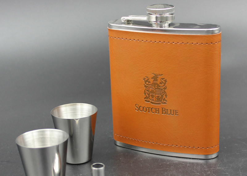 Leather Kitchen Household Items Scottish Hip Flask Set For Outdoor Travel