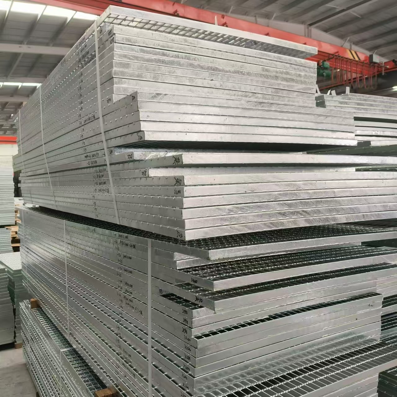 Heavy-Duty Steel Grating for Warehouses: Supporting Large Loads and Equipment