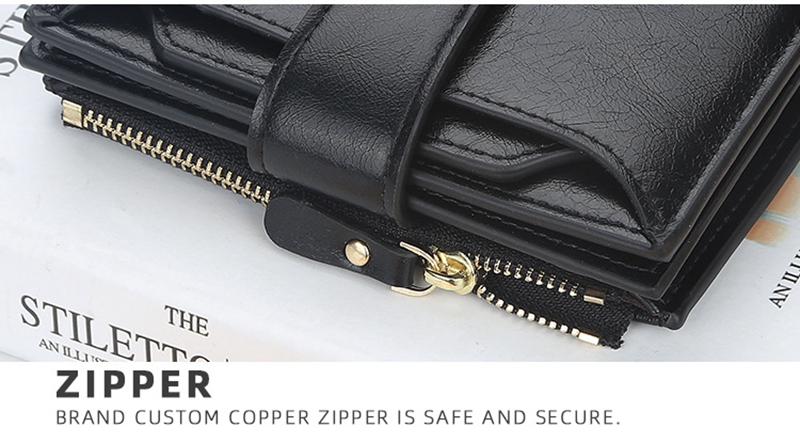 Multifunctional Leather Wallet with Clamshell Closure and Card Storage