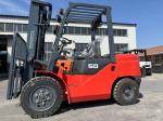 5 ton Diesel Forklift Truck with Japan ISUZU Engine Fork Positioner Side Shifter