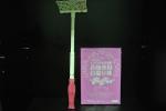 Guests Plastic Selfie Stick Custom Plastic Toys For Wedding Ceremony Pink Color