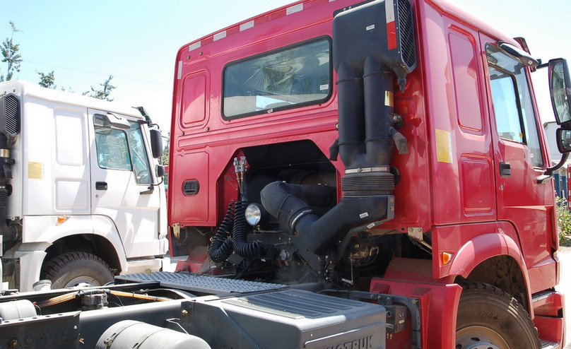 Prime Mover Truck Tractor Commercial Mover Truck Big Heavy Tractor Hulage Truck Cargo Cum Crew