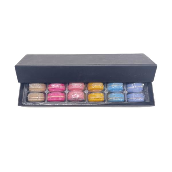 All Black Luxury Kraft Paper Recyclable 12pcs Macaron Packaging Box with Plastic