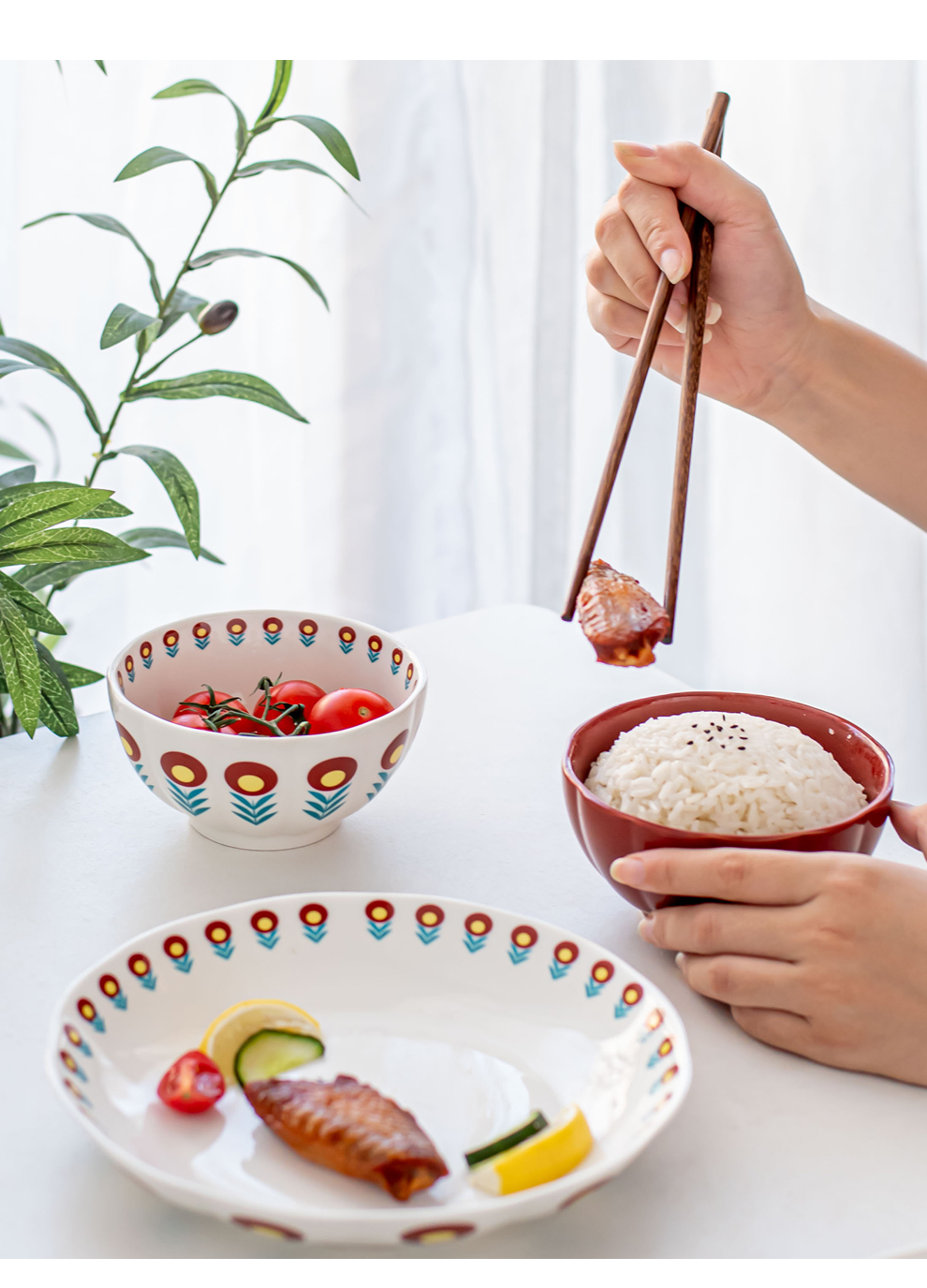 Porcelain Floral Dinner Set With Decal Solid Color Technique Under Glazed Ceramic Type