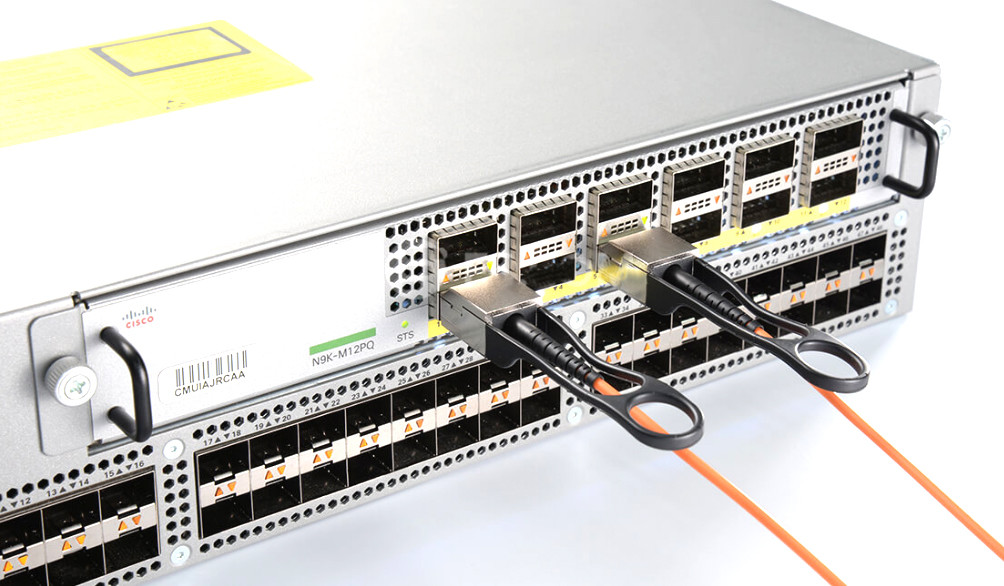 40G Rate SFP Transceiver Module QSFP To 4xSFP + AOC Active Optical Cable