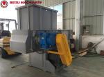 Single Shaft Industrial Plastic Shredder Machine Rotary Blade V Shape Installati