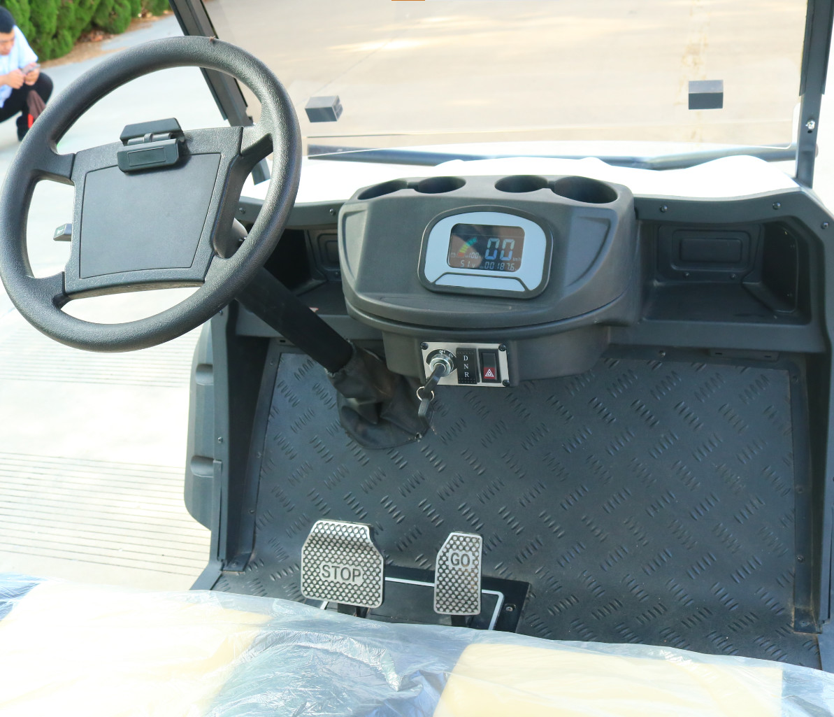 Luxury Fashion Electric Golf Cart 4-Wheel 4-Seater Lifted Golf Cart