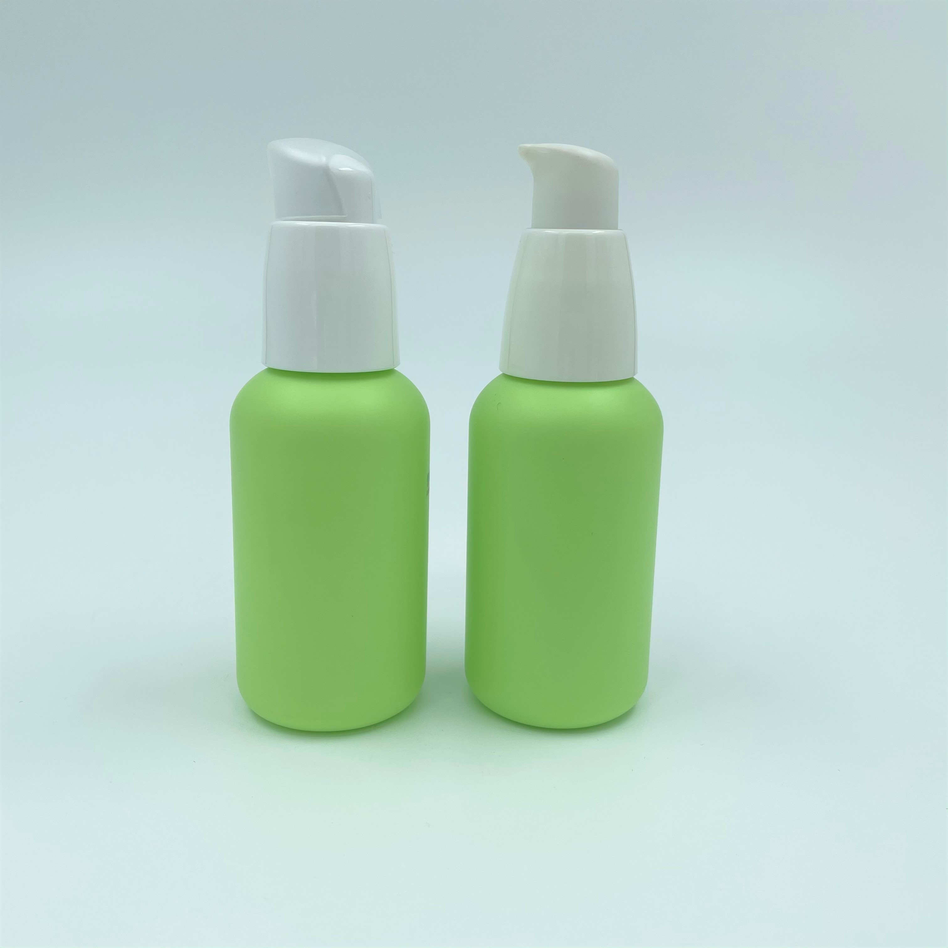 1.5oz 50ml Capacity PET Small Plastic Pump Bottles For Serum Essence