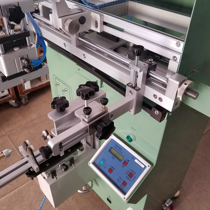 Curved surface screen printer