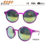 Sunglasses in fashionable design, made of plastic ,suitable for women