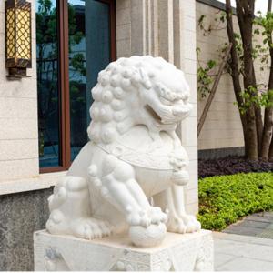 China Outdoor Garden Large White Marble Lion Statues Customized on sale
