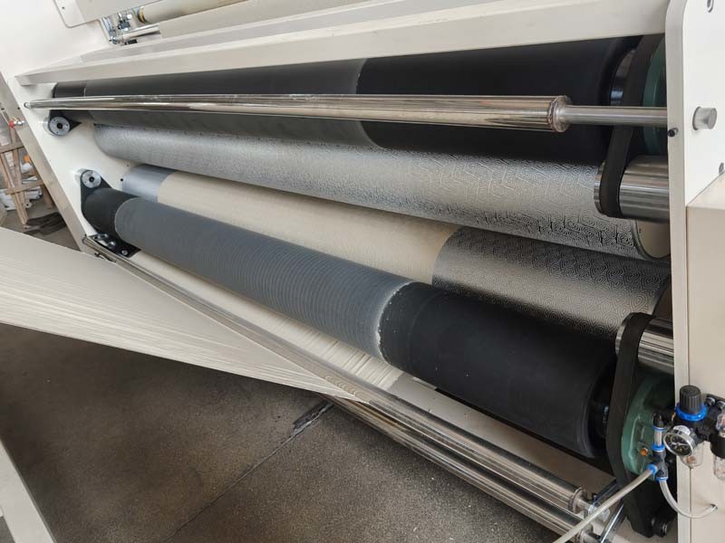 Automatic Toilet Tissue Paper Rewinding Machine With Glue Lamination