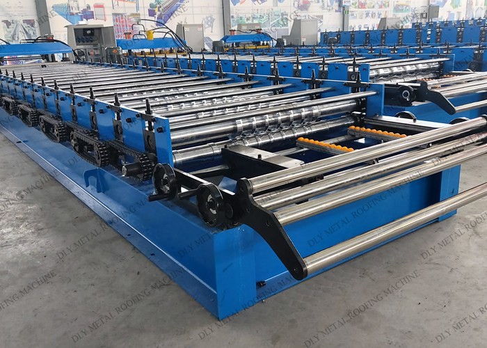 Automatic Cr12 Corrugated Roofing Machine PLC Metal Tile Roll Forming Equipment